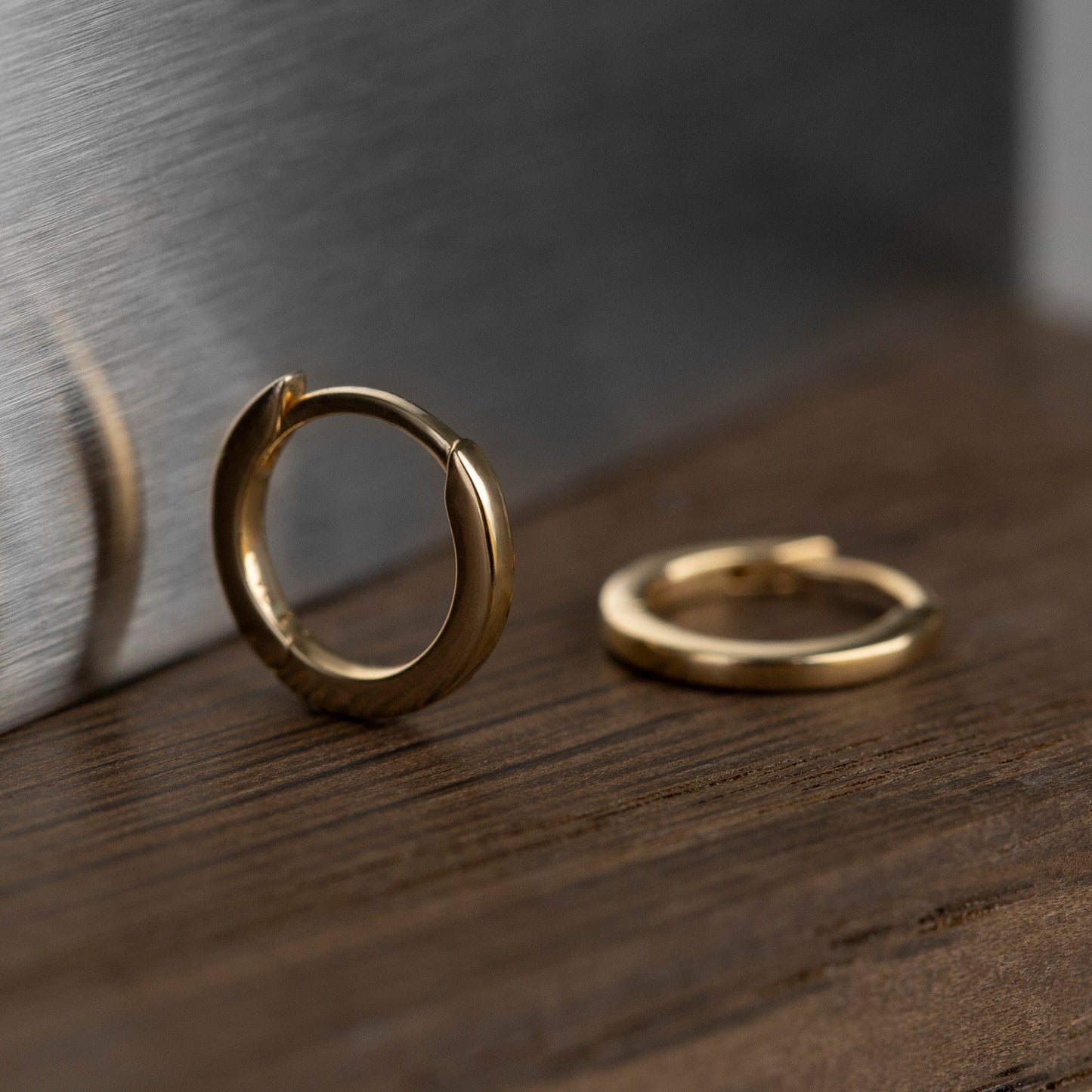 Tiny Huggies 14K Gold | Single