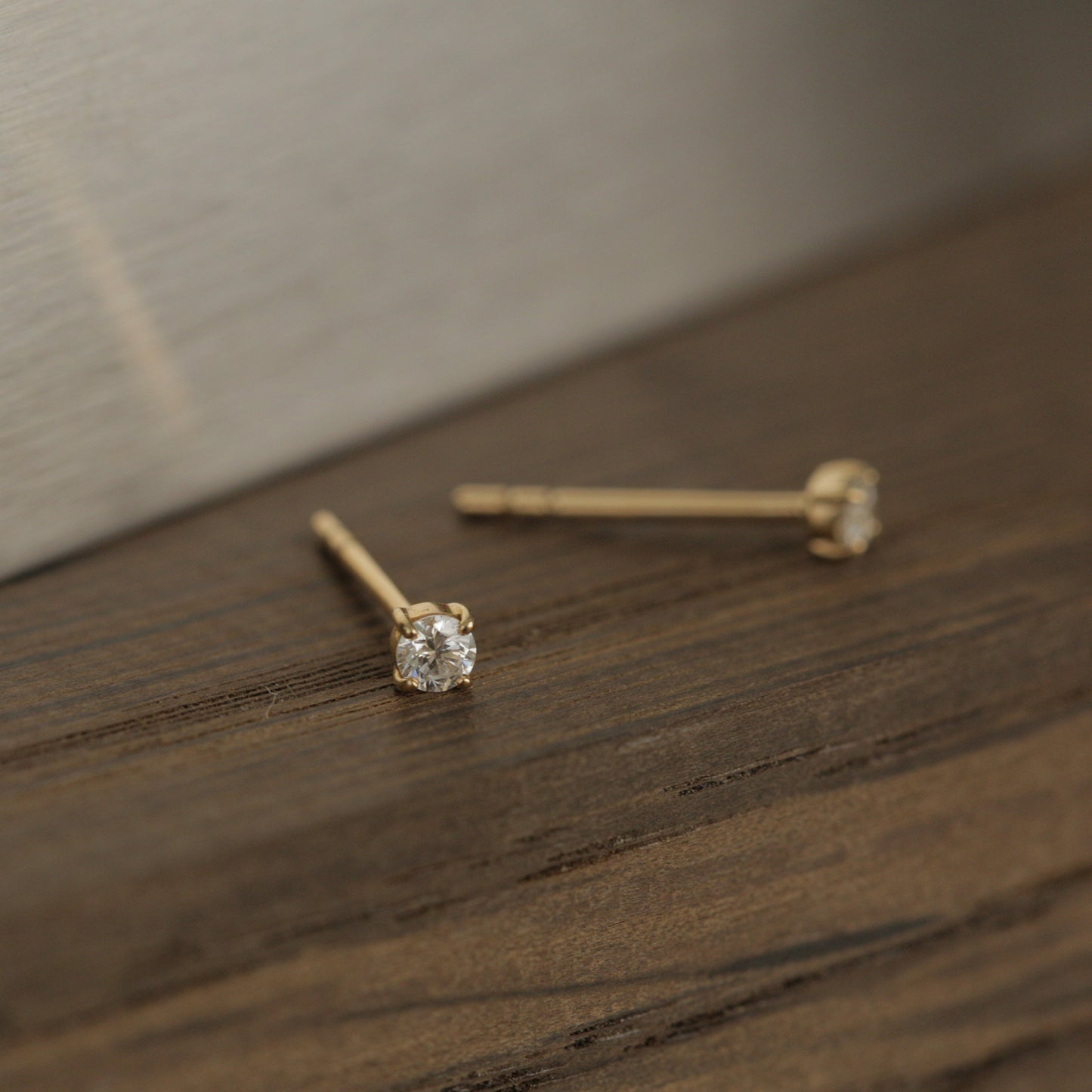 Small Prong Diamond Stud 14K Gold (0.06 ct.) | Single