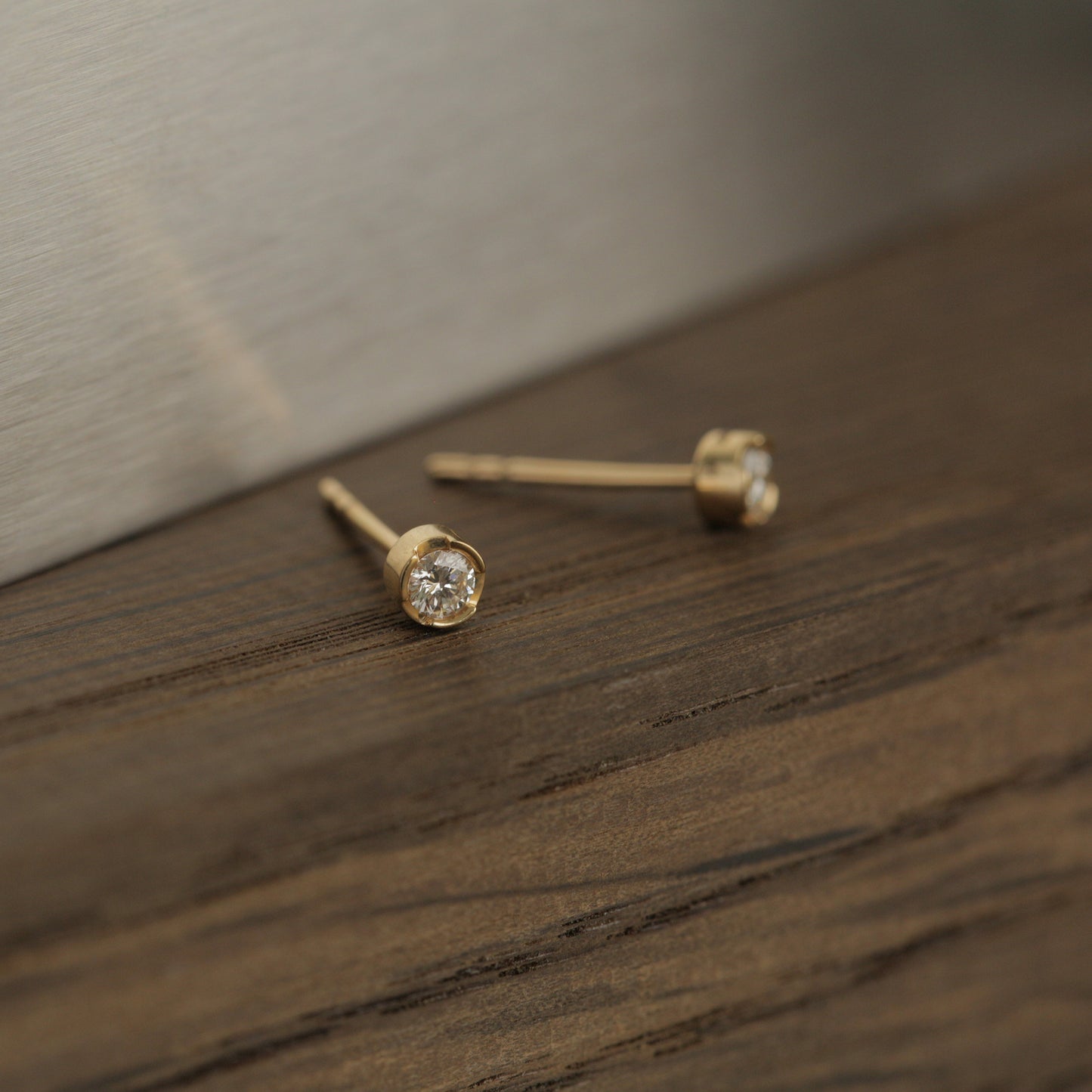 Small Bezel Diamond Stud 14K Gold (0.06 ct.) | Single