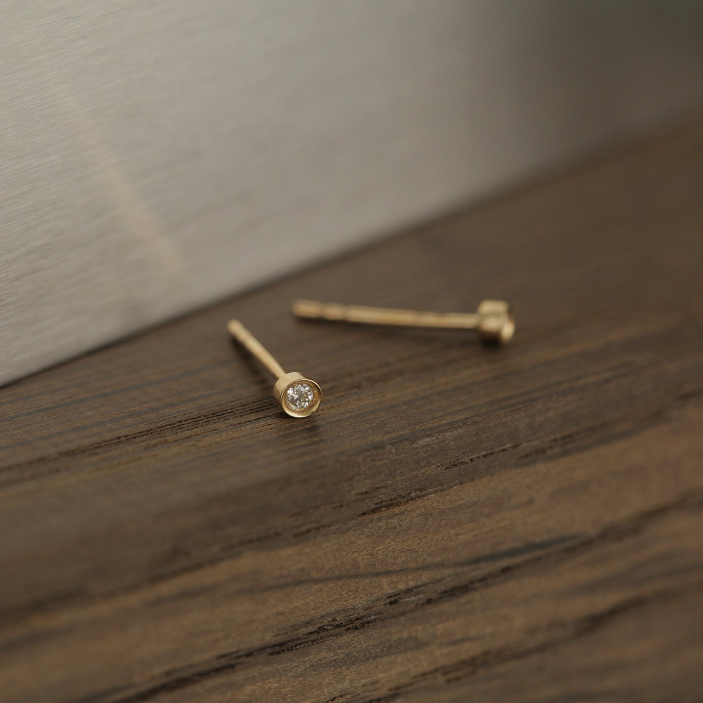 Tiny Bezel Diamond Stud 14K Gold (0.015 ct.) | Single