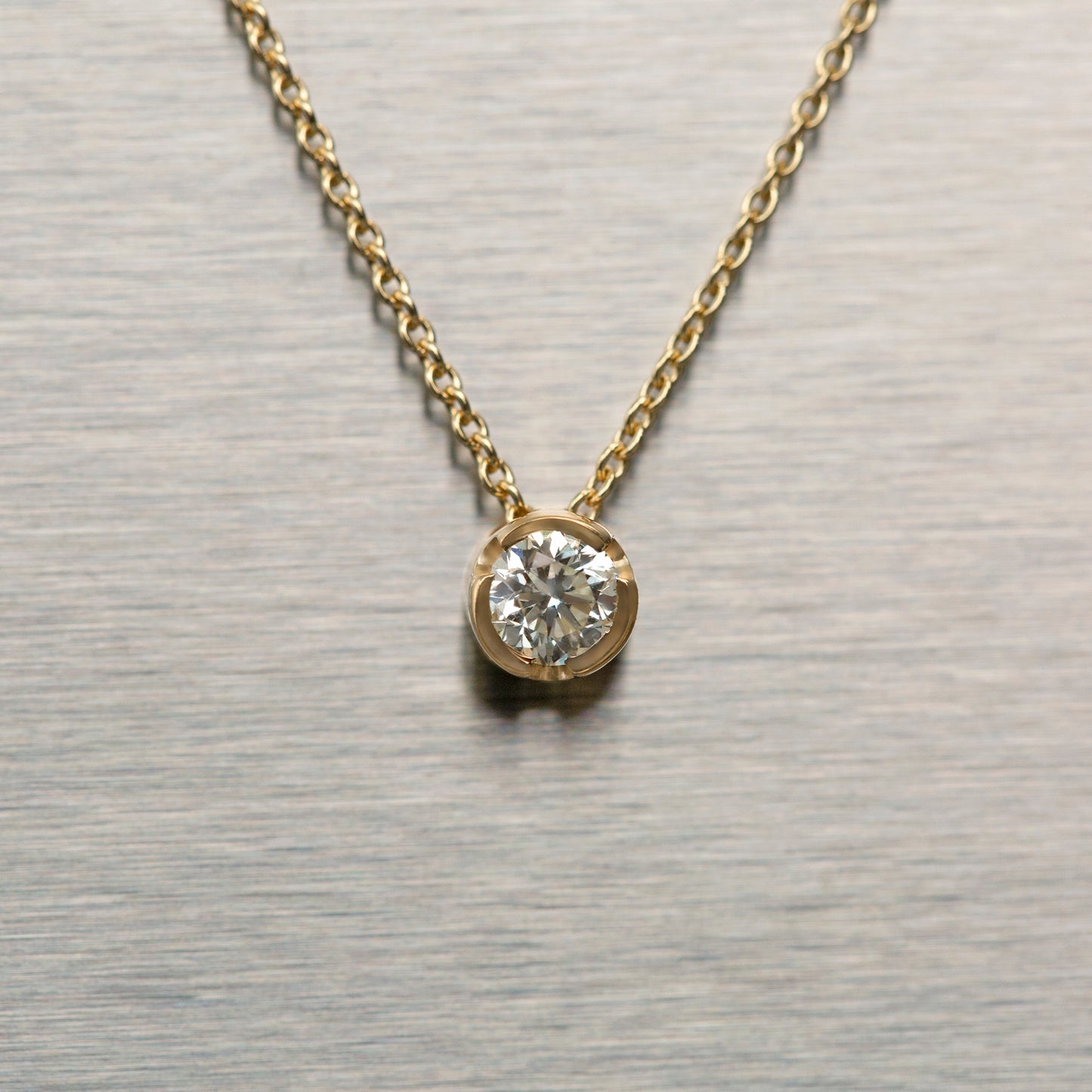 Medium Bezel Diamond Necklace 14K Gold (0.10 ct.)