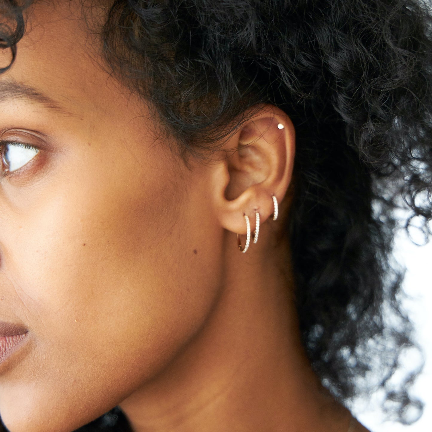 Medium Diamond Huggies 14K Gold (0.09 ct.) | Single