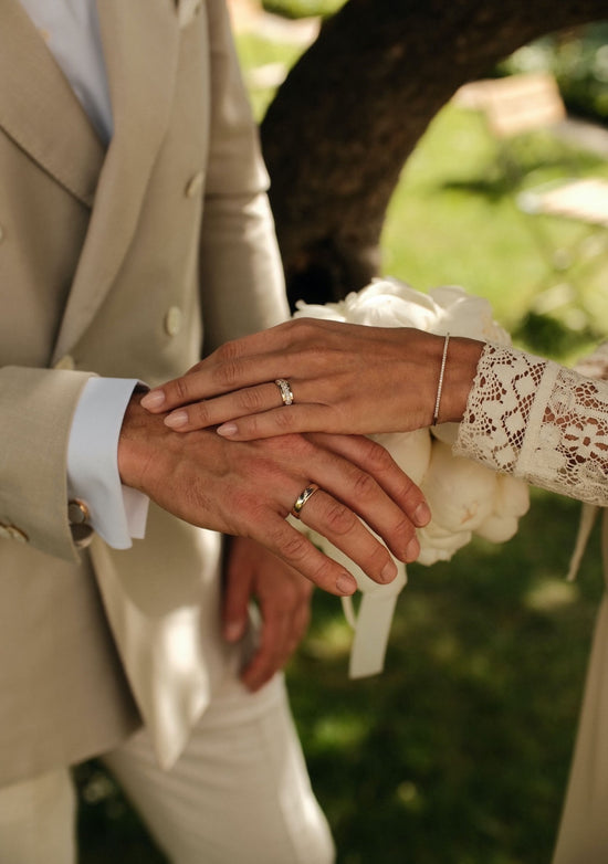 When did men start wearing wedding rings?