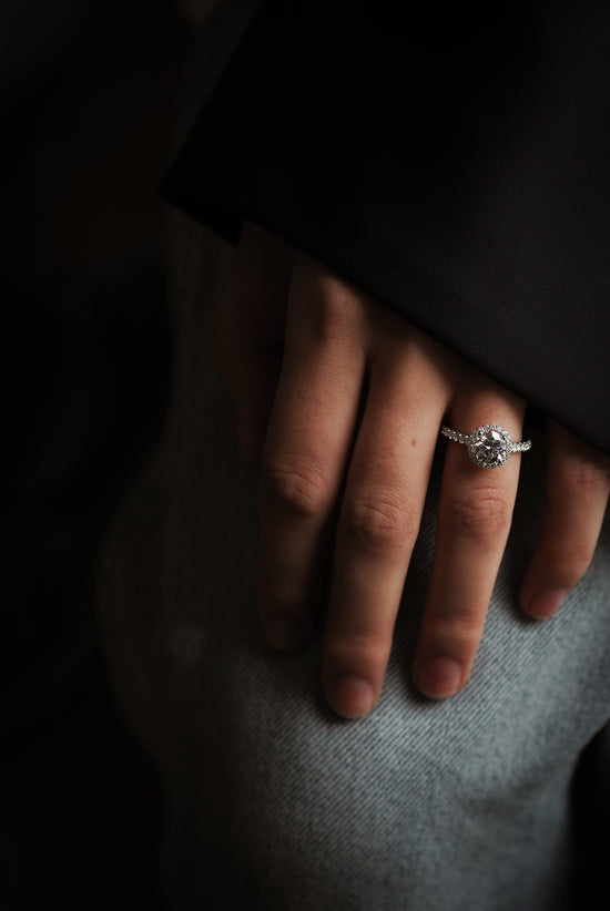 What does an engagement ring look like?