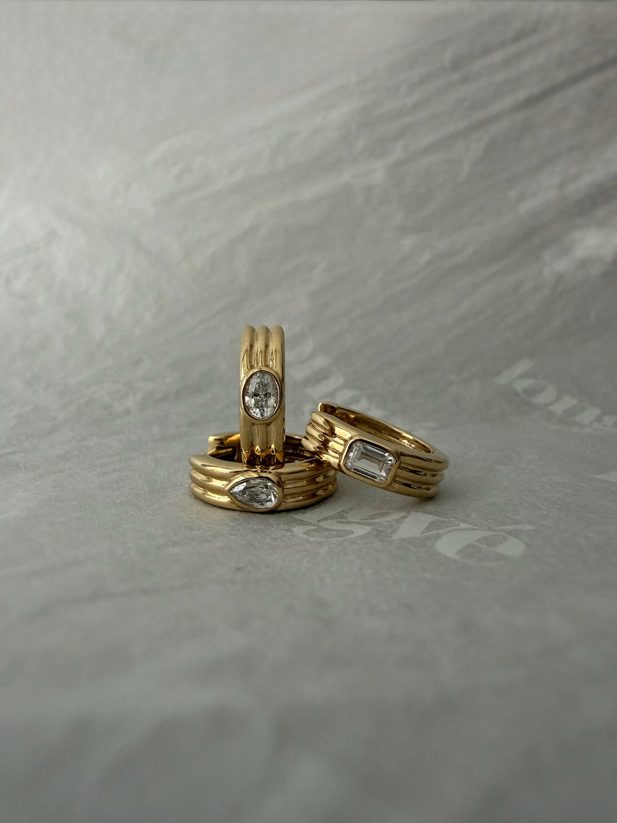 Ribbed Oval Lab-grown Diamond Hoops - 14K Yellow Gold (0.10 ct.) | Single